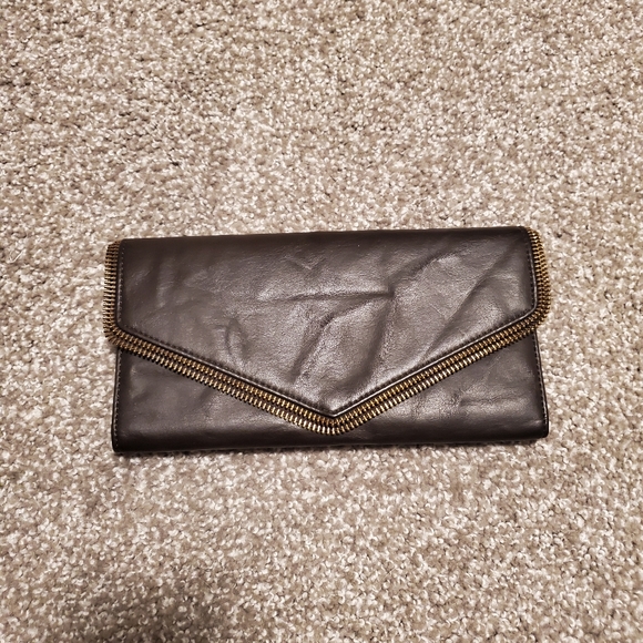 2/$30 like new πMatt and natt vegan leather clutch with metal zipper detailing - Picture 15 of 16